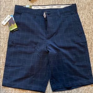Men’s golf shorts